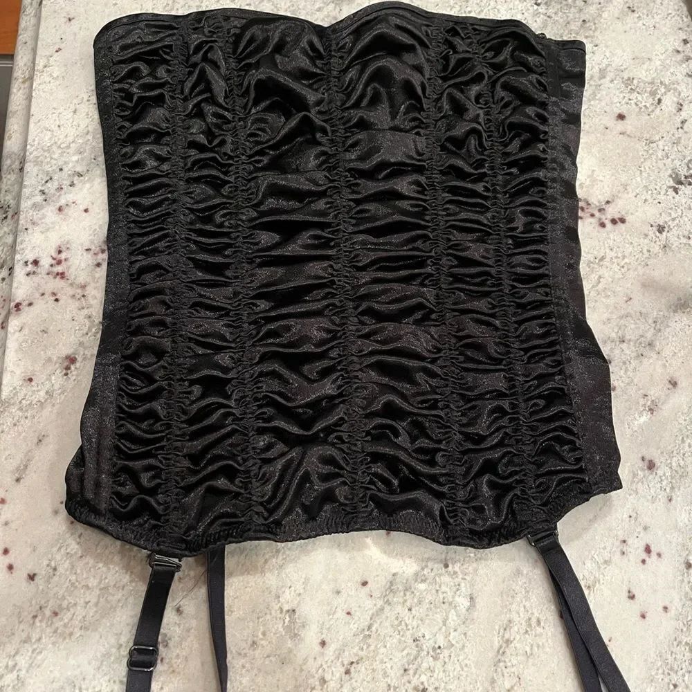 Frederick’s of Hollywood Black Ruched Corset sz 34 EUC